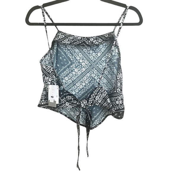BP | NWT BLACK CLASSIC BANDANA HANDKERCHIEF CROP TOP - Picture 3 of 9
